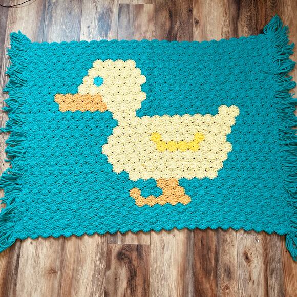 Vintage Crochet Duck Afghan Blanket Fringe Teal Baby Duckling Nursery Decor OOAK - Picture 4 of 4